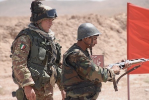Consiglieri militari italiani e truppe afghane dell'Ana ad Herat © sett 2009  np